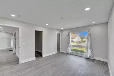 8400 NW 7th St, Pembroke Pines, FL 33024 - Photo 14
