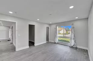 8400 NW 7th St, Pembroke Pines, FL 33024 - Photo 14