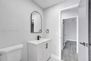 8400 NW 7th St, Pembroke Pines, FL 33024 - Photo 40