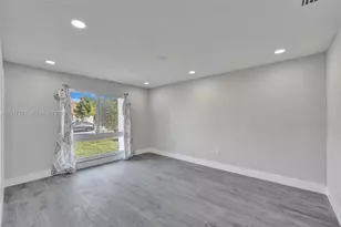 8400 NW 7th St, Pembroke Pines, FL 33024 - Photo 12