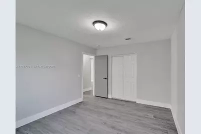 8400 NW 7th St, Pembroke Pines, FL 33024 - Photo 10