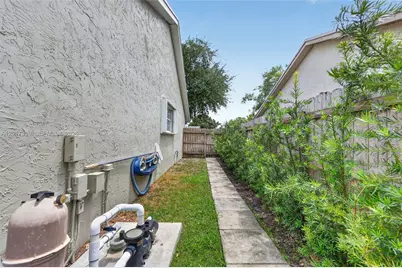 9315 SW 172nd Ter, Palmetto Bay, FL 33157 - Photo 28