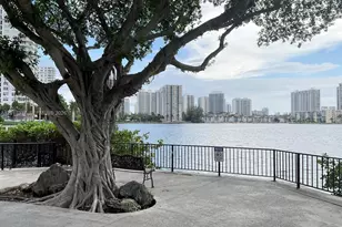 2780 NE 183rd St, Aventura, FL 33160 - Photo 2