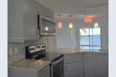 117 Lake Emerald Dr #308, Oakland Park, FL 33309 - Photo 8