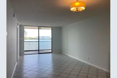 117 Lake Emerald Dr #308, Oakland Park, FL 33309 - Photo 4