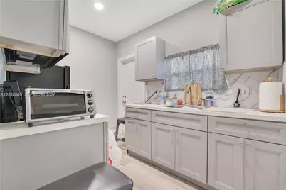 35 NW 57th St, Miami, FL 33127 - Photo 12