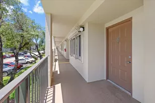 1351 SW 141st Ave, Pembroke Pines, FL 33027 - Photo 4