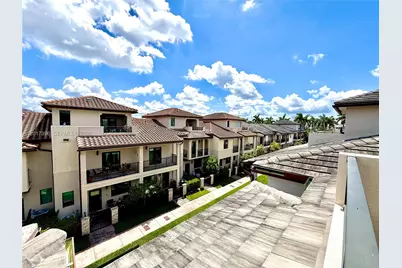 4680 NW 83rd Path #4680, Doral, FL 33166 - Photo 36