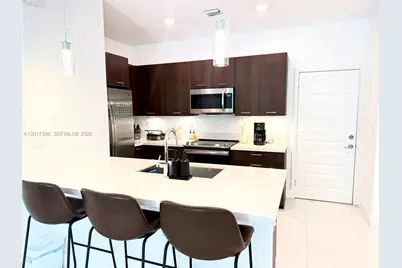 4680 NW 83rd Path #4680, Doral, FL 33166 - Photo 4