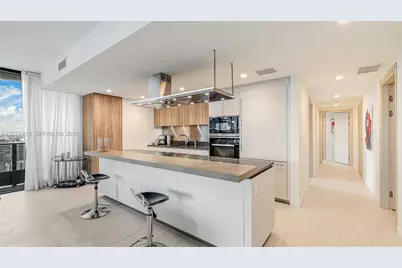 1000 Brickell Plz #3002, Miami, FL 33131 - Photo 14