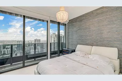 1000 Brickell Plz #3002, Miami, FL 33131 - Photo 40