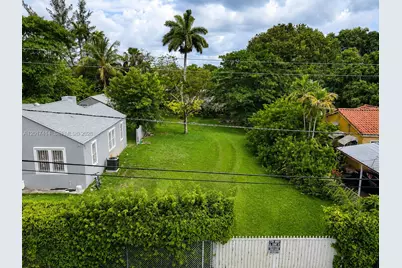 1555 NW 26 Street 1555 NW 26 Street, Miami, FL 33142 - Photo 4