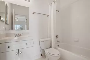 5610 NW 114th Pl, Doral, FL 33178 - Photo 18