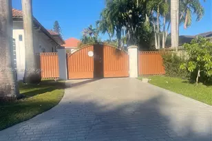 8775 SW 164th St, Palmetto Bay, FL 33157 - Photo 2