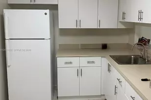 8035 SW 107th Ave, Miami, FL 33173 - Photo 4