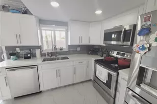 7506 NW 169th Terrace, Hialeah, FL 33015 - Photo 6