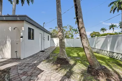 707 N 13 Avenue, Hollywood, FL 33019 - Photo 30
