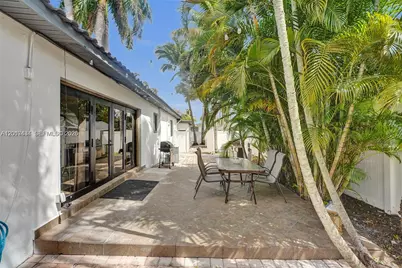 707 N 13 Avenue, Hollywood, FL 33019 - Photo 22