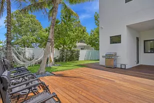 1025 NE 170th Terrace, Miami, FL 33162 - Photo 10