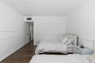 5005 Collins Ave, Miami Beach, FL 33140 - Photo 26
