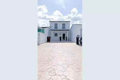 6709 W 15th Ct, Hialeah, FL 33012 - Photo 4
