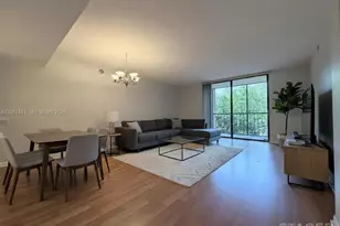 8015 SW 107th Ave, Miami, FL 33173 - Photo 4