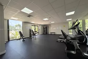 8015 SW 107th Ave, Miami, FL 33173 - Photo 18