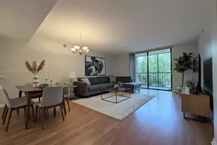 8015 SW 107th Ave, Miami, FL 33173 - Photo 4