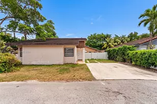 7925 SW 153rd Ct, Miami, FL 33193 - Photo 2