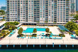 300 Bayview Dr, Sunny Isles Beach, FL 33160 - Photo 18