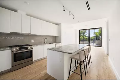 3034 Oak Ave #203, Coconut Grove, FL 33133 - Photo 4