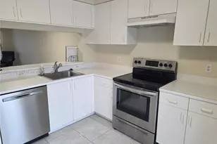 47 Simonton Cir, Weston, FL 33326 - Photo 2