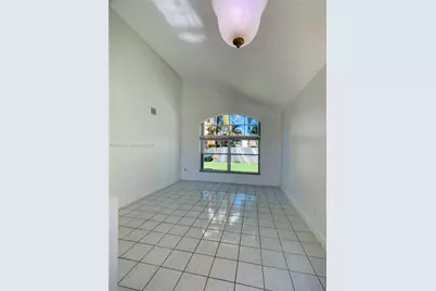 18801 NW 12th St #18801, Pembroke Pines, FL 33029 - Photo 4