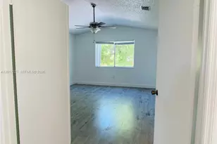 18801 NW 12th St, Pembroke Pines, FL 33029 - Photo 16