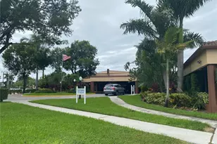 9041 Sunrise Lakes Blvd, Sunrise, FL 33322 - Photo 40