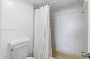 1351 NE Miami Gardens Dr, Miami, FL 33179 - Photo 14