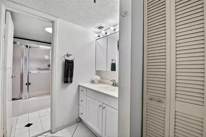2401 Collins Ave #1107, Miami Beach, FL 33140 - Photo 12