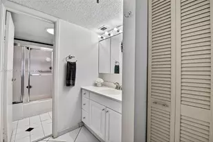 2401 Collins Ave, Miami Beach, FL 33140 - Photo 12