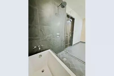 900 Biscayne Blvd #3803, Miami, FL 33132 - Photo 20