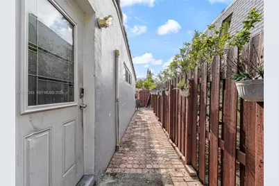 1432 NE 5th Ave, Fort Lauderdale, FL 33304 - Photo 38