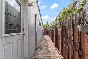 1432 NE 5th Ave, Fort Lauderdale, FL 33304 - Photo 38