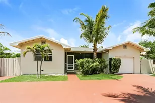 727 S Pine St, Lake Worth, FL 33460 - Photo 1