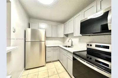 7215 NW 179th St #206, Hialeah, FL 33015 - Photo 6