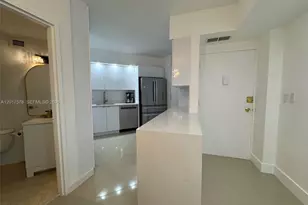 999 Brickell Bay Dr, Miami, FL 33131 - Photo 10