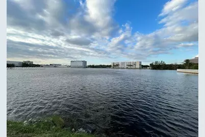 5501 NW 7th St #E412, Miami, FL 33126 - Photo 18