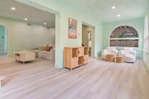 22 NE 44th St, Miami, FL 33137 - Photo 6