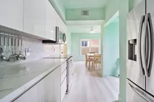 22 NE 44th St, Miami, FL 33137 - Photo 28