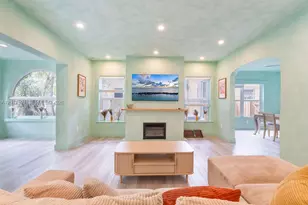 22 NE 44th St, Miami, FL 33137 - Photo 12