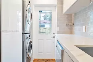 22 NE 44th St, Miami, FL 33137 - Photo 30