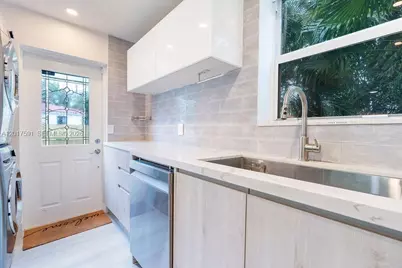 22 NE 44th St #0, Miami, FL 33137 - Photo 30